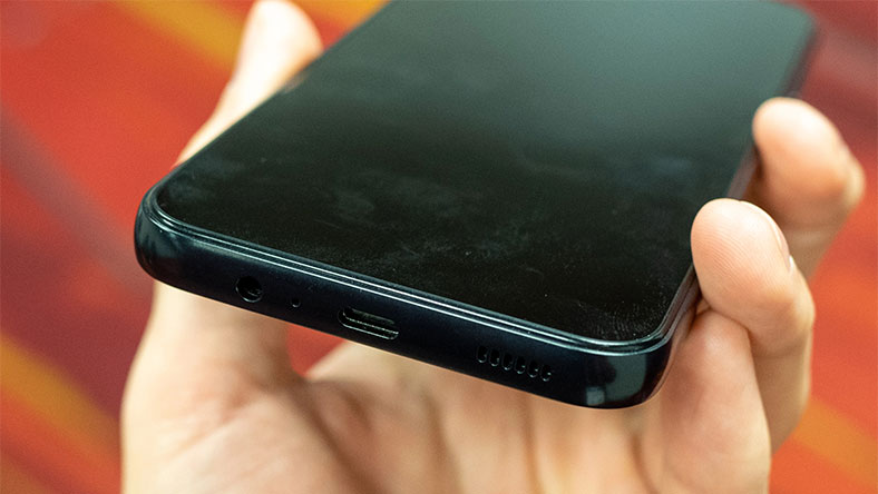 Samsung Galaxy A14 5G có giắc cắm tai nghe không?