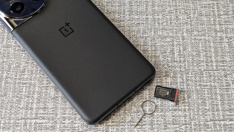 OnePlus 11 có eSIM không? Mọi thứ bạn cần biết