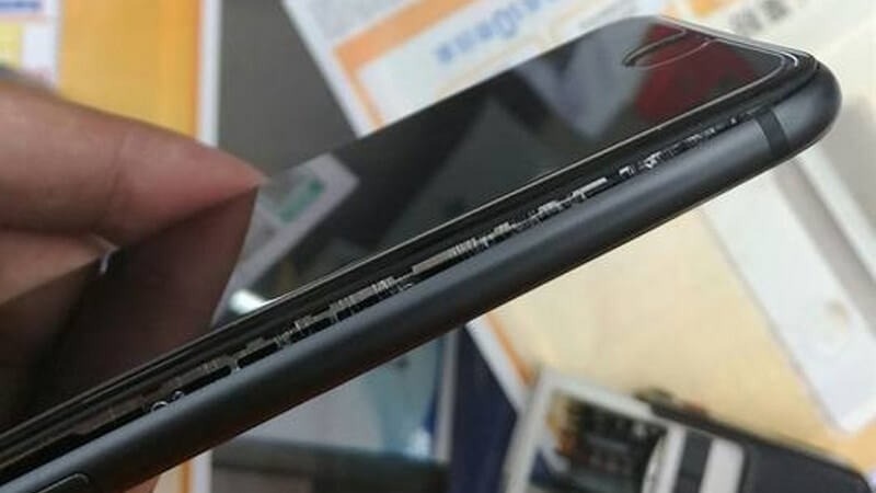 iPhone X bị hở viền màn hình có sao không? Hcare mách bạn cách khắc phục