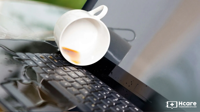 Laptop của bạn bị đổ nước? Đây là cách khắc phục nó