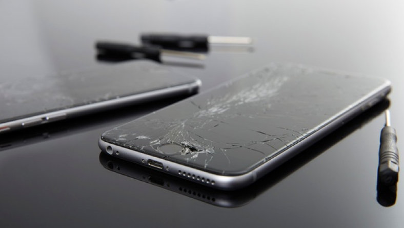 iPhone 6 tan nát: Màn hình vỡ, chảy mực - Nguyên nhân, hậu quả và cách khắc phục