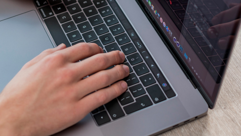 Cách xóa Dữ liệu hệ thống trên máy Mac