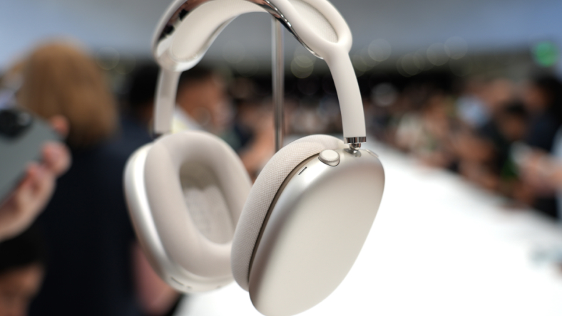 iOS 18.4 mở khóa ba tính năng mới cho người dùng Apple AirPods Max