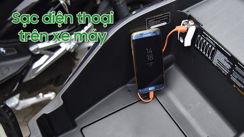 Lựa chọn sạc điện thoại trên xe máy loại nào tốt nhất
