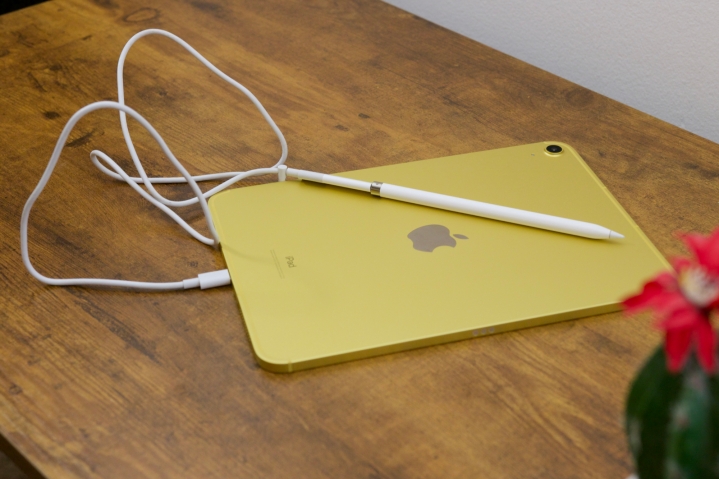 iPad thế hệ thứ 10 và Apple Pencil 1