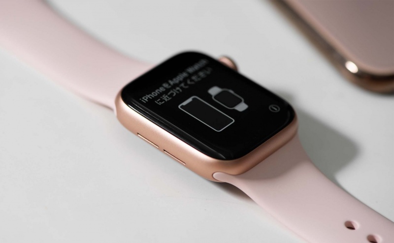 Apple Watch hiện hình dây sạc