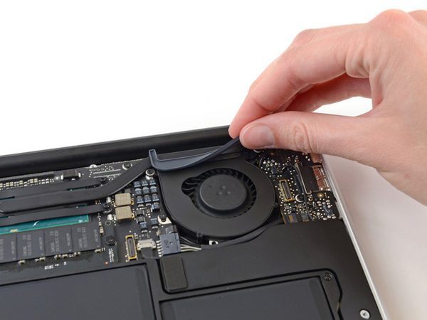 Macbook Pro 2015 quạt kêu to