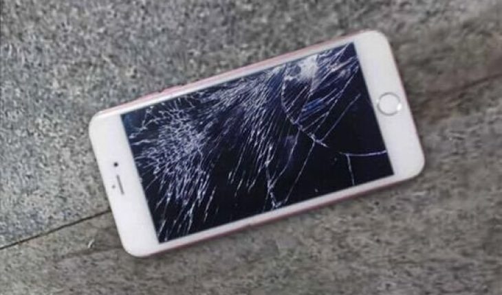 Nên thay màn hình hay ép kính khi smartphone bị vỡ màn hình?