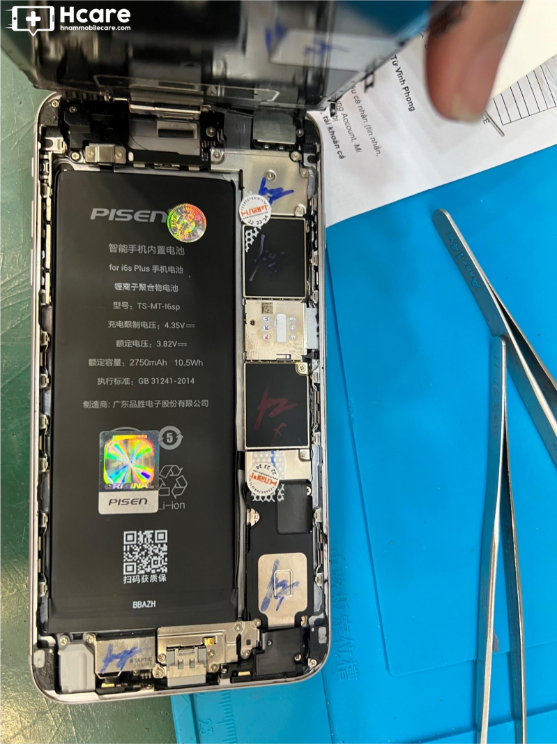 Thay pin iPhone 6s Plus chính hãng Pisen