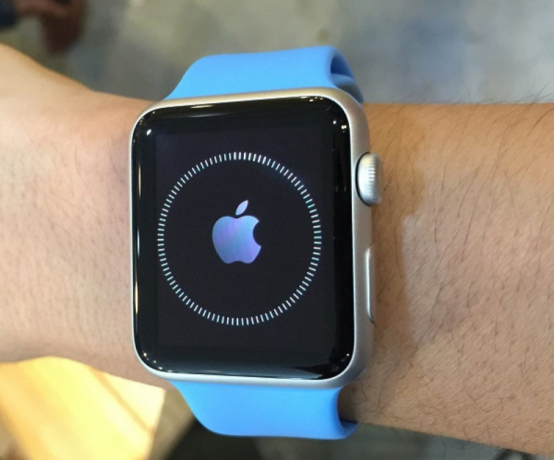Apple Watch hiện hình dây sạc