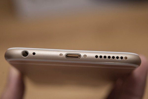 Thay loa ngoài iPhone 6s Plus bao nhiêu tiền?