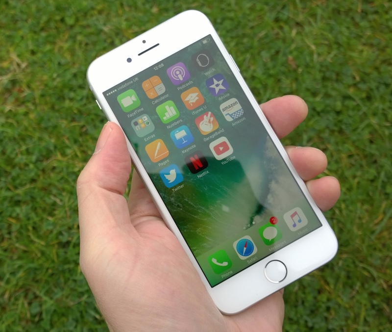 Màn hình iPhone 7 được cung cấp tại Hcare có dải màu rộng, cho hình ảnh hiển thị sinh động
