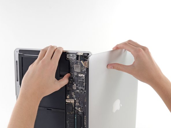 Thay màn hình MacBook Air 13-inch 2013