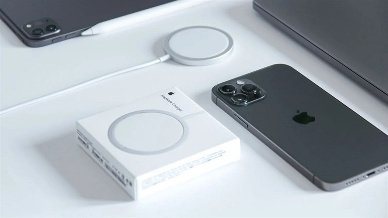 Pin iPhone tại Hcare cũng được trang bị tính năng sạc không dây MSafe tiện lợi cho người dùng