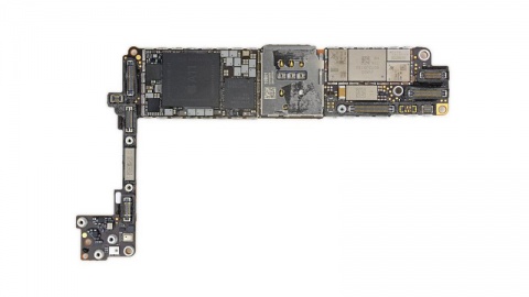 Sửa main iPhone 8 bị mất sóng di động