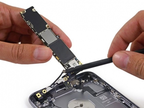 Sửa main iPhone 6s Plus bị mất đèn màn hình