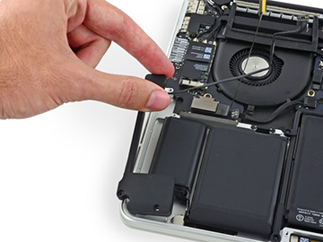 Sửa lỗi loa MacBook Pro (13-inch, 2015)