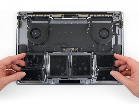 Thay pin MacBook Pro 15 inch 2019 A1990