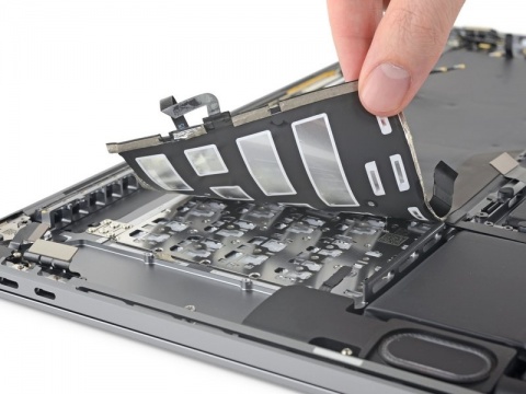 Thay bàn phím MacBook Pro 13 inch 2019 A2159