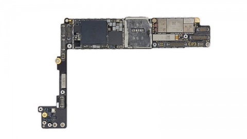 Sửa main iPhone 8 Plus bị lỗi hao nguồn