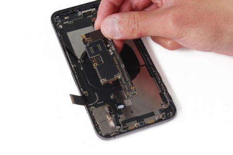 Sửa main iPhone XS Max bị mất đèn màn hình