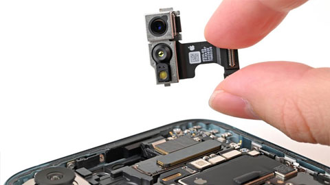 Thay camera trước iPhone 16 Plus